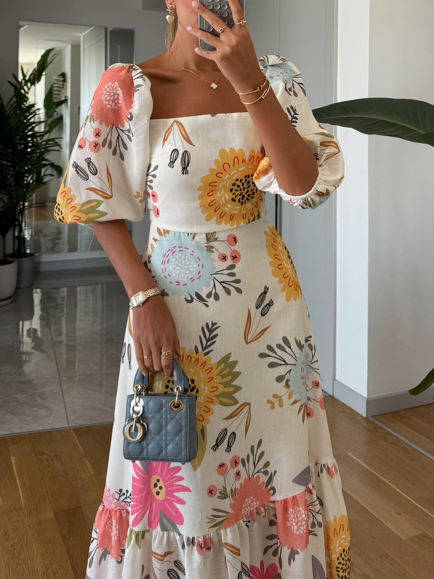 Sara - Midi Pofmouw jurk met bloemenprint
