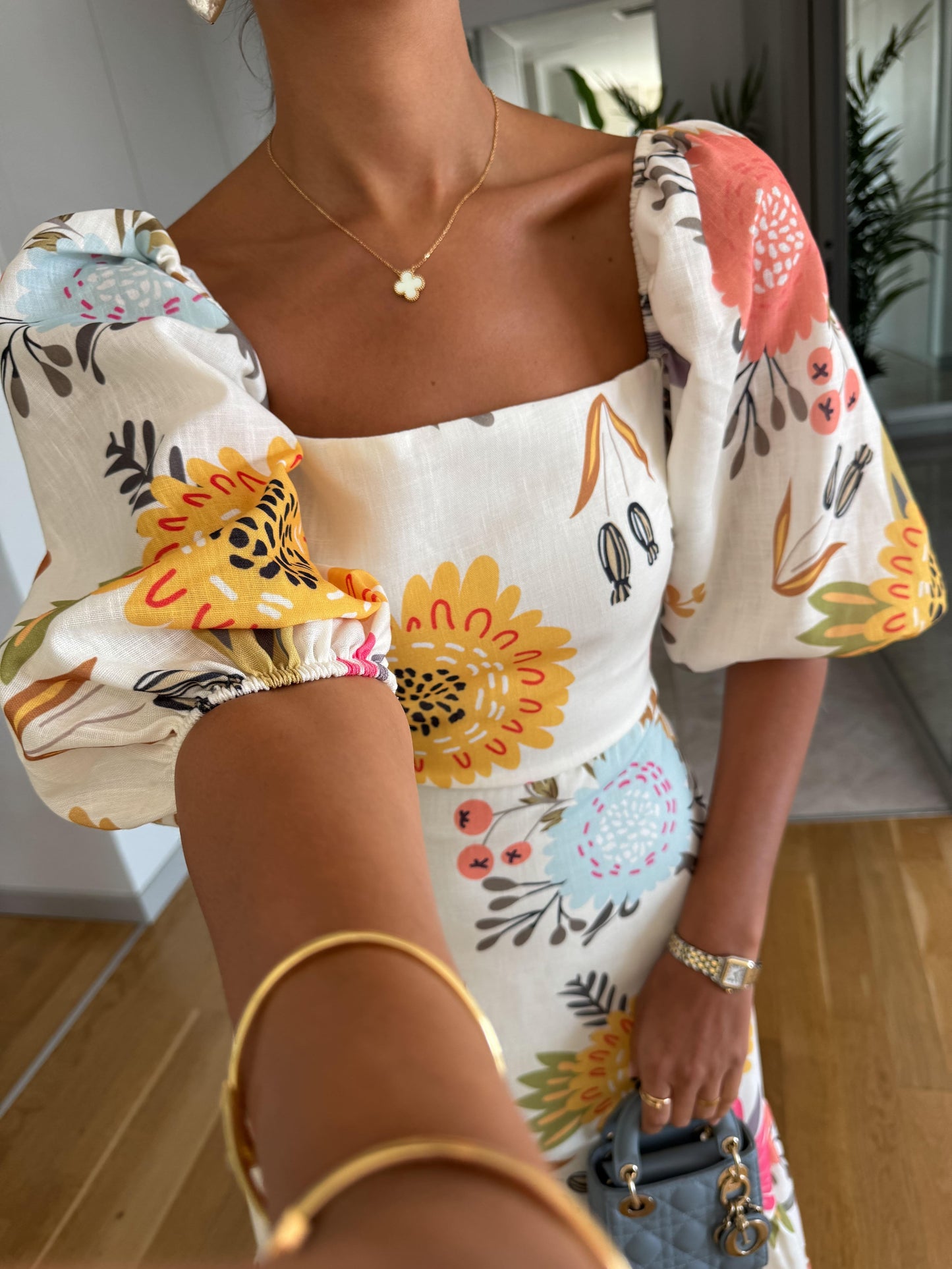Sara - Midi Pofmouw jurk met bloemenprint